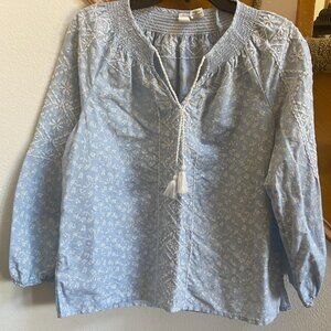 Joie baby blue linen peasant blouse embroidery details sz M cottagecore boho